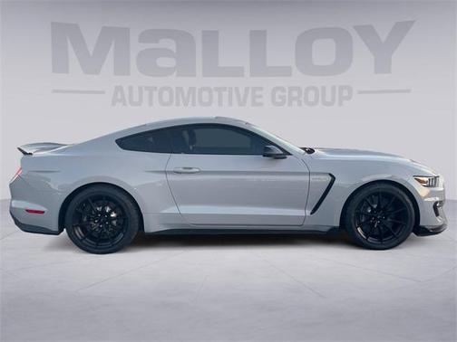 2017 Ford Shelby GT350 Base