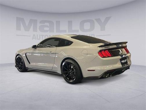 2017 Ford Shelby GT350 Base