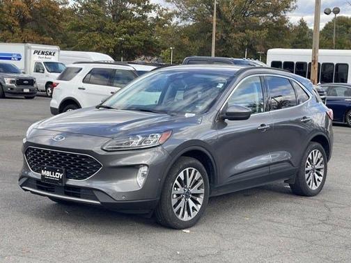 Photo 2 of 26 of 2021 Ford Escape Titanium