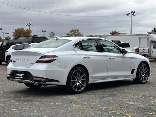 2025 Genesis G70 2.5T