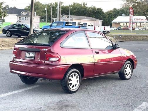 Photo 2 of 18 of 1997 Ford Aspire