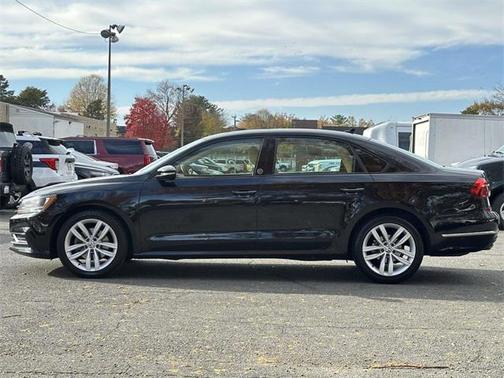 2019 Volkswagen Passat 2.0T Wolfsburg