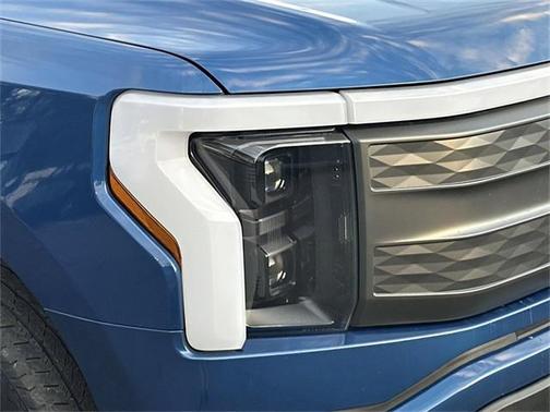 2022 Ford F-150 Lightning LARIAT