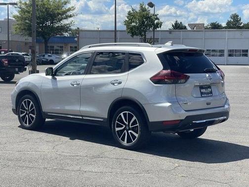 Photo 3 of 38 of 2020 Nissan Rogue SL