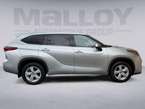 Celestial Silver Metallic 2021 Toyota Highlander LE