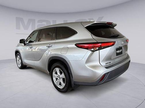 Celestial Silver Metallic 2021 Toyota Highlander LE