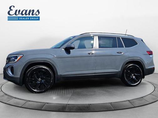 Pure Gray 2026 Volkswagen Atlas 2.0T SE w/Technology