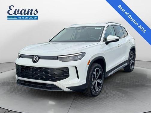 Pure White 2026 Volkswagen Tiguan 2.0T SE