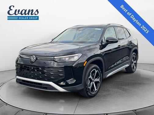 Deep Black Pearl 2026 Volkswagen Tiguan 2.0T SE