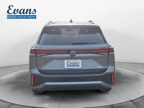 Platinum Gray Metallic 2026 Volkswagen Tiguan 2.0T SE R-Line Black