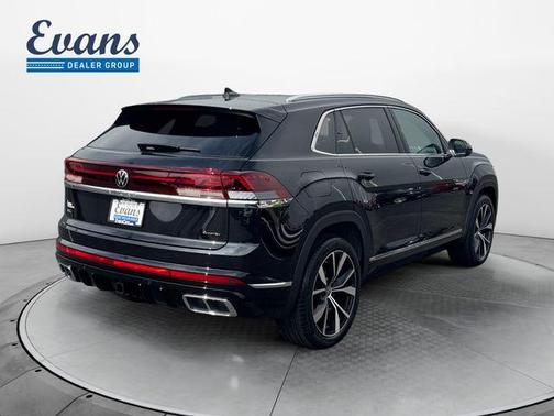 Deep Black Pearl 2026 Volkswagen Atlas Cross Sport 2.0T SEL Premium R-Line