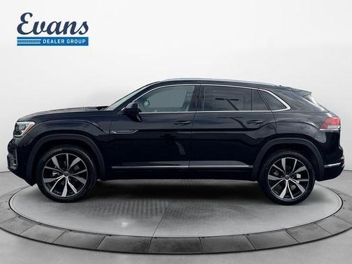 Deep Black Pearl 2026 Volkswagen Atlas Cross Sport 2.0T SEL Premium R-Line