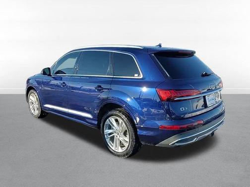 2023 Audi Q7 45 Premium