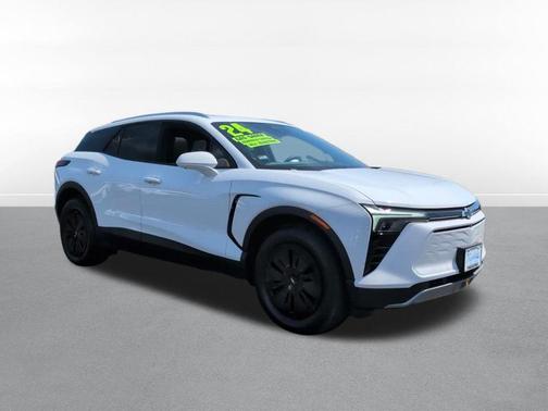Summit White 2024 Chevrolet Blazer EV eAWD LT