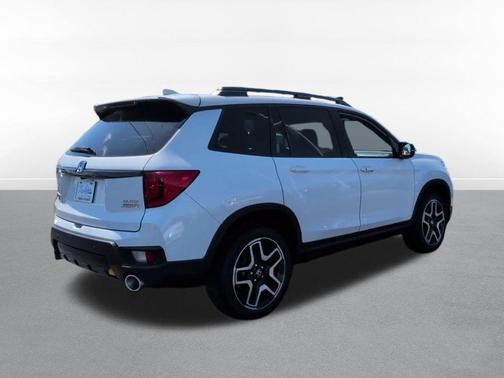 Platinum White Pearl 2023 Honda Passport AWD Elite