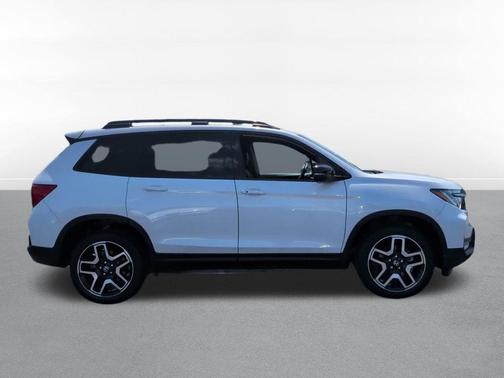 Platinum White Pearl 2023 Honda Passport AWD Elite