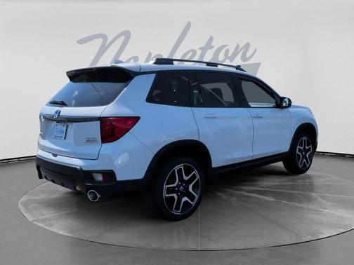 Platinum White Pearl 2023 Honda Passport AWD Elite
