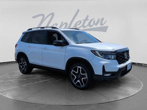 Platinum White Pearl 2023 Honda Passport AWD Elite