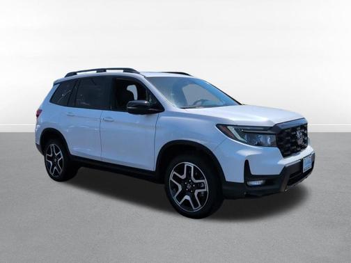 Platinum White Pearl 2023 Honda Passport AWD Elite