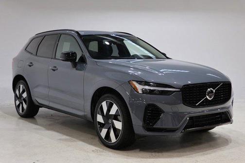 Thunder Grey Metallic 2023 Volvo XC60 Recharge Plug-In Hybrid T8 Ultimate Dark Theme