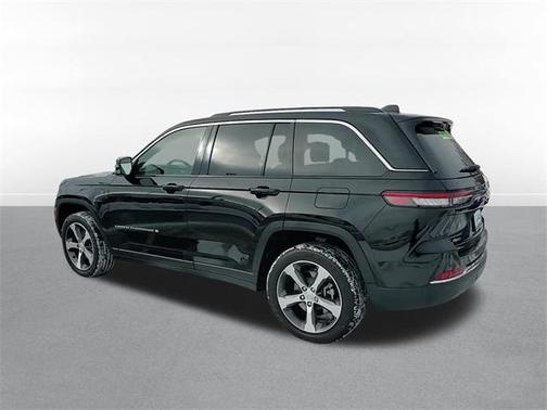 2022 Jeep Grand Cherokee 4xe Base