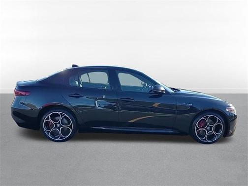 2022 Alfa Romeo Giulia Veloce
