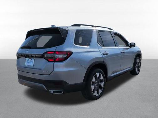 2026 Honda Pilot Touring 8-Passenger