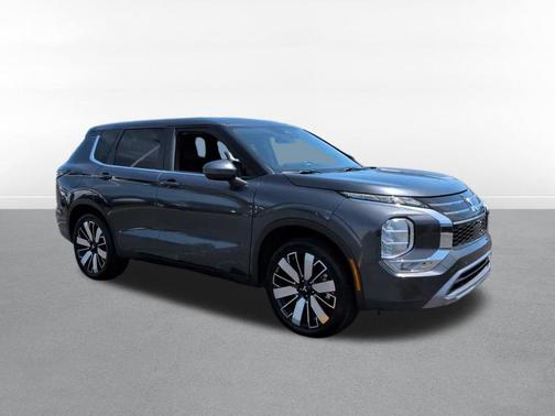 Gray 2025 Mitsubishi Outlander SE