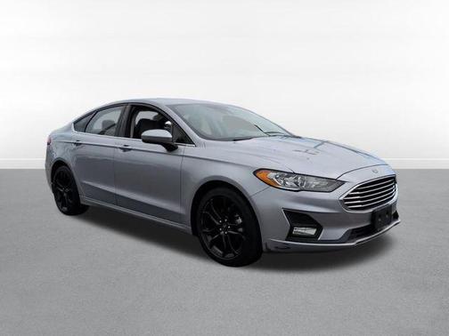 Iconic Silver Metallic 2020 Ford Fusion SE