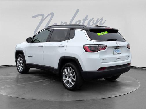 Bright White Clearcoat 2025 Jeep Compass Limited