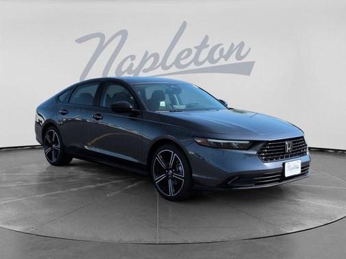 Meteorite Gray Metallic 2026 Honda Accord SE