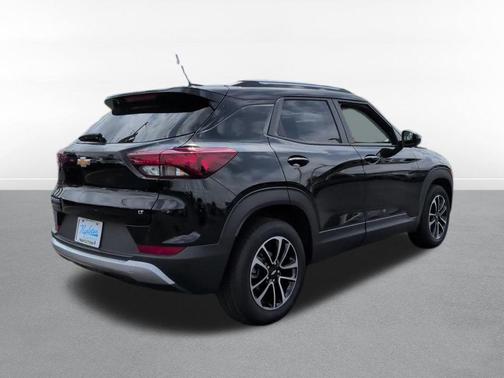 Mosaic Black Metallic 2025 Chevrolet Trailblazer LT