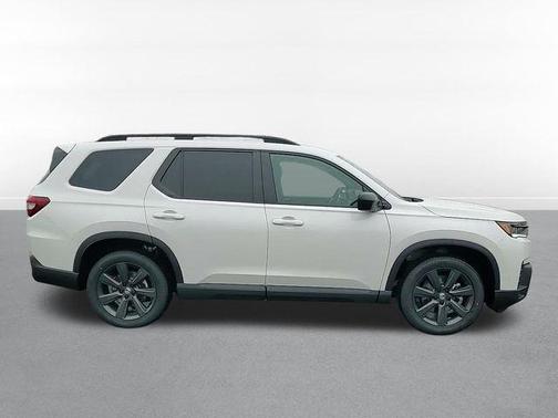 Platinum White Pearl 2026 Honda Pilot Sport