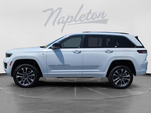Bright White Clearcoat 2023 Jeep Grand Cherokee 4xe Overland