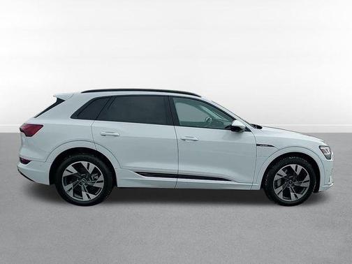 2021 Audi e-tron Premium
