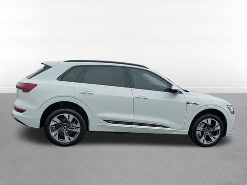 2021 Audi e-tron Premium