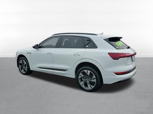 2021 Audi e-tron Premium