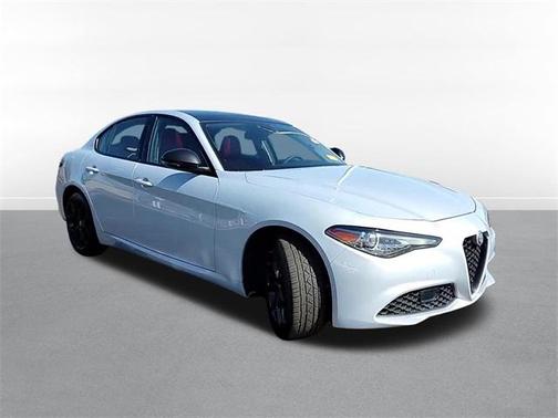 Lunare White Metallic 2020 Alfa Romeo Giulia Base