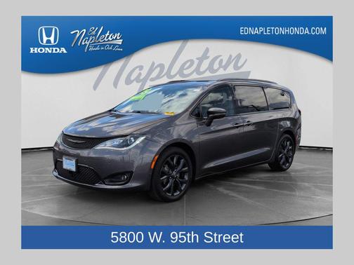 Granite Crystal Metallic Clearcoat 2019 Chrysler Pacifica Limited