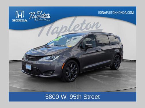 Granite Crystal Metallic Clearcoat 2019 Chrysler Pacifica Limited