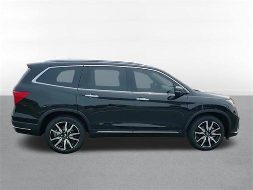 2022 Honda Pilot Touring 8-Passenger