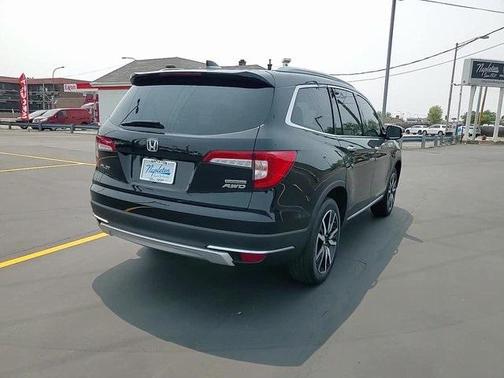 2022 Honda Pilot Touring 8-Passenger