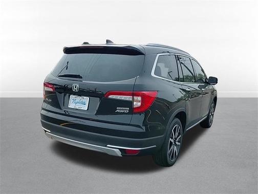 2022 Honda Pilot Touring 8-Passenger
