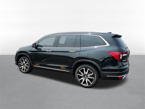2022 Honda Pilot Touring 8-Passenger