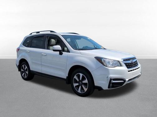Crystal White Pearl 2018 Subaru Forester 2.5i Limited