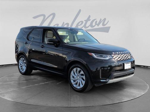 Santorini Black Metallic 2025 Land Rover Discovery P300 S