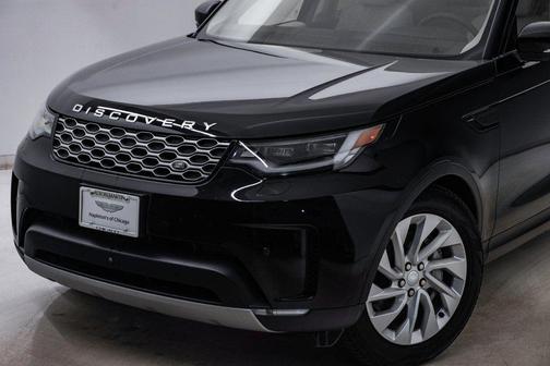 Santorini Black Metallic 2025 Land Rover Discovery P300 S