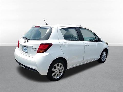 2015 Toyota Yaris LE