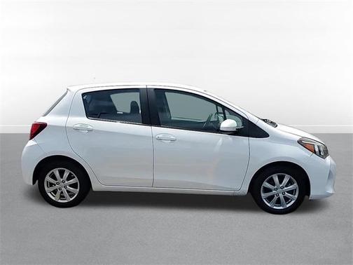 2015 Toyota Yaris LE
