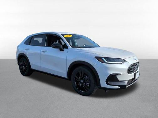 Platinum White Pearl 2026 Honda HR-V AWD Sport